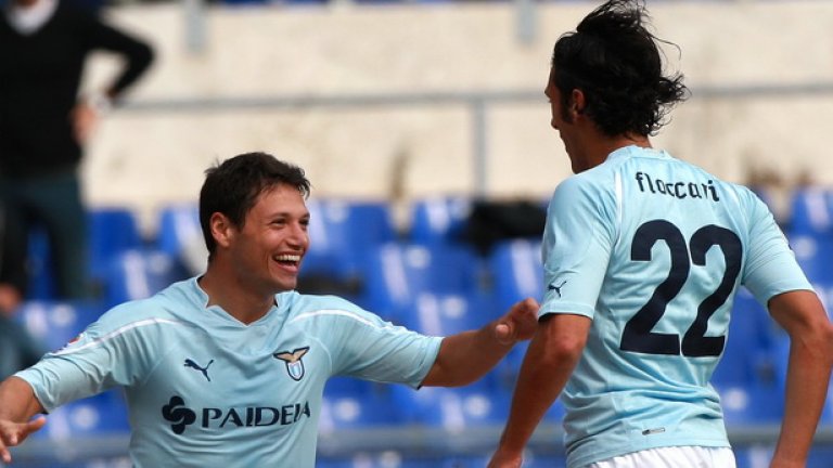 Нападателите на Лацио Мауро Сарате и Серджо Флокари отбелязаха двата гола срещу Наполи