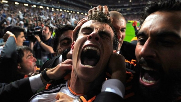 Гарет Бейл празнува със своите съотборници след като отбеляза попадения във финала на Шампионската лига. Реал Мадрид спечели Десетата си титла от надпреварата през май