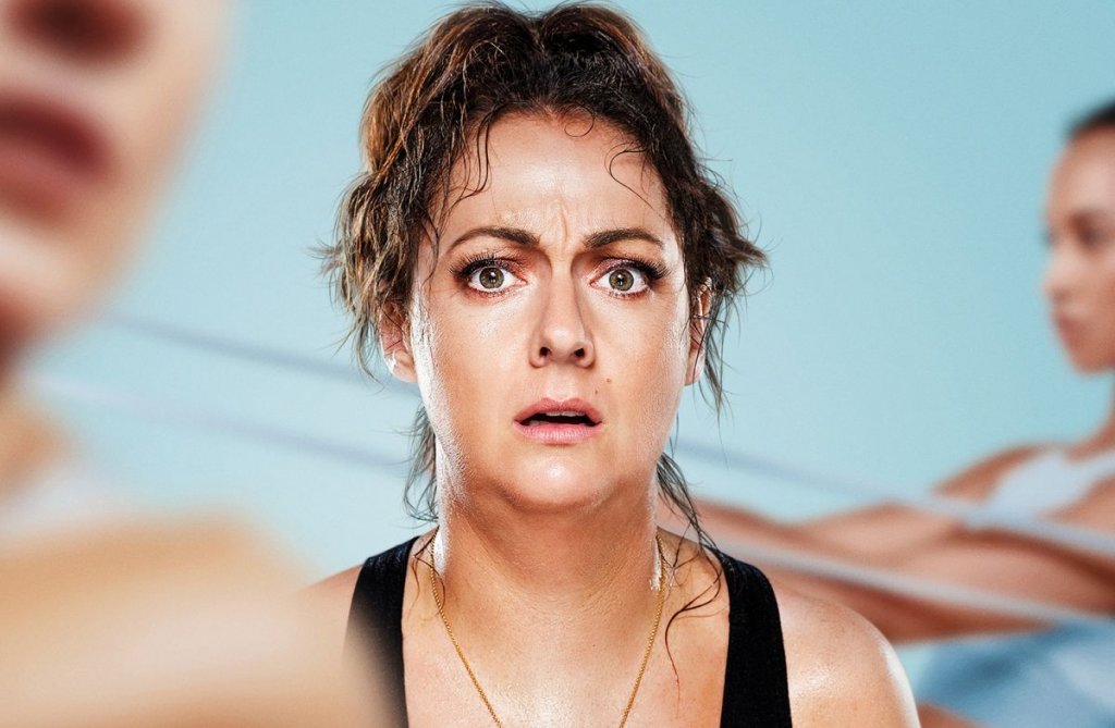 Wellmania
Wellmania започна да разказва историята на Лив, живееща на принципа "живей бързо, умри млада", до момента, в който наистина се сблъсква със здравословен проблем и се отдава на опити да се възстанови. Е, сериалът няма да направи същото и ще остане само с един сезон.