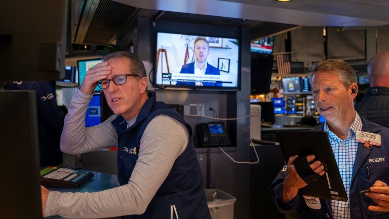 Пекин иска консултации в търсене на решение