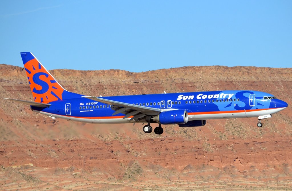 sun-country-airlines-boeing-737-8q8