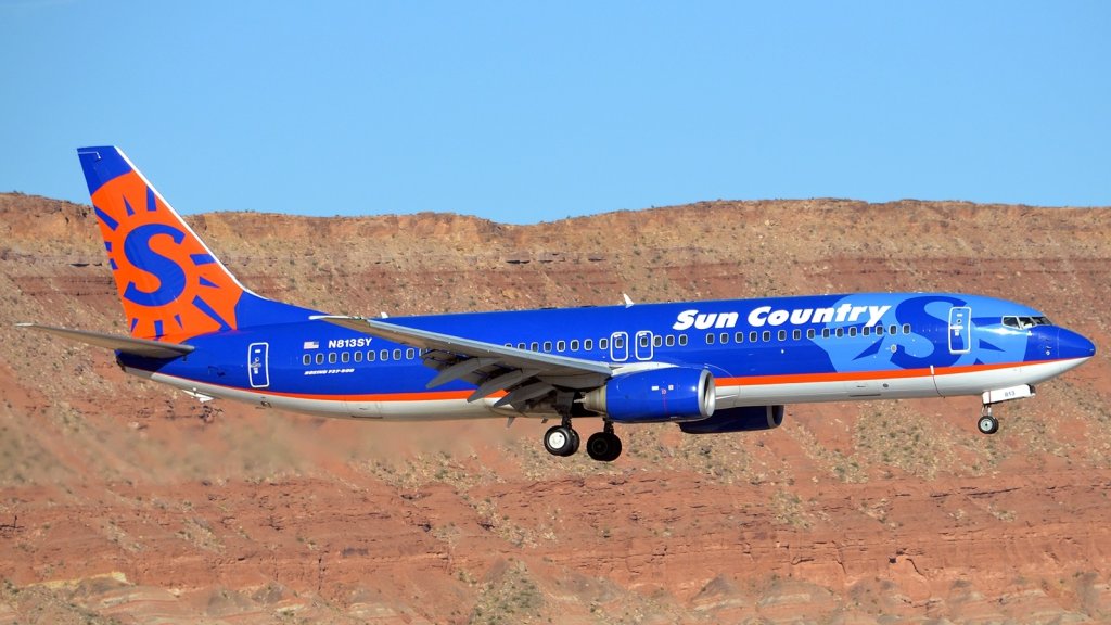 sun-country-airlines-boeing-737-8q8