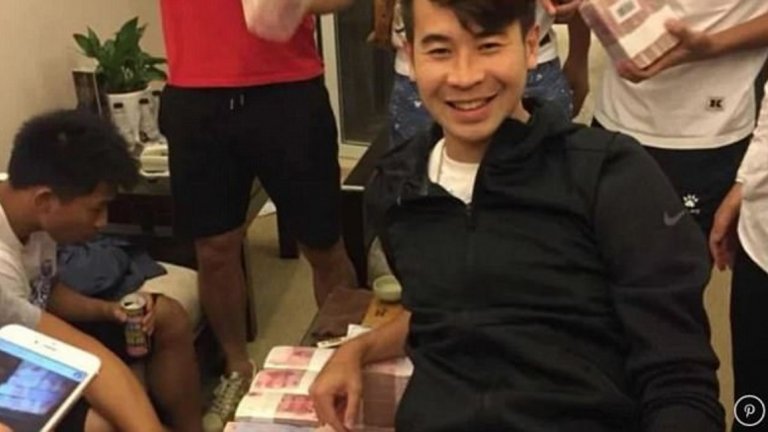 Така собствениците спазиха обещанието си да раздадат нечувани бонуси от близо 3 млн. паунда на калпак. Всички 30 играчи в клуба са китайци, а по-голямата част от щаба също е от местни специалисти.