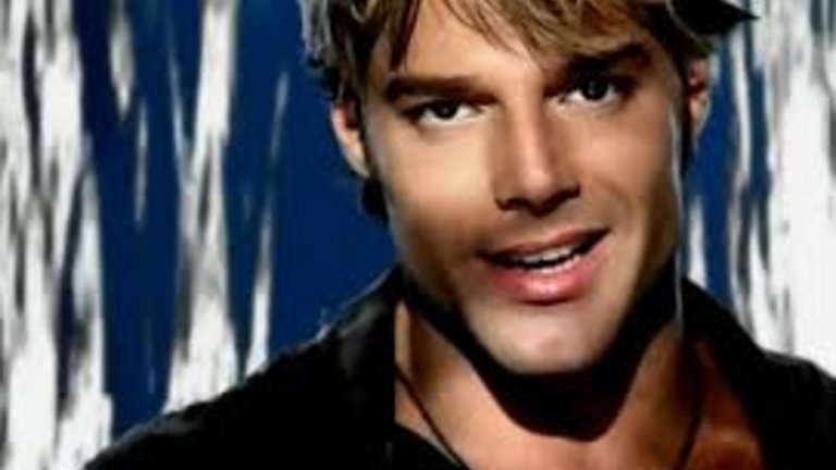 Рики Мартин - She Bangs
2000 г. - времето, когато Рики Мартин беше още млад секс символ, а песните му - пълни с енергия. She Bangs и до днес е един от абсолютните му хитове, на които човек може да се разтанцува с удоволствие.