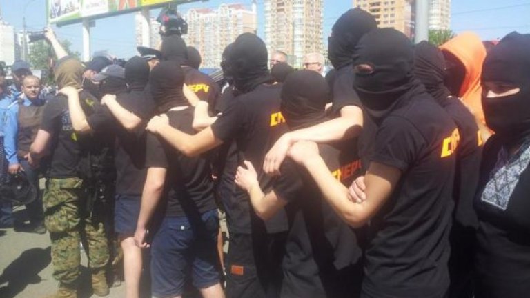 Опит за гей парад в Киев приключи с насилие