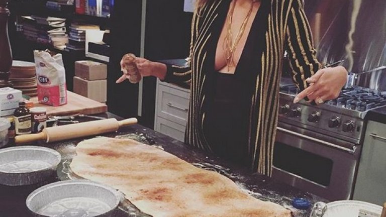 Криси Тейген: богинята, която готви непрекъснато