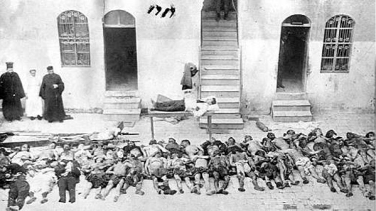 Според британски източници над 1 милион арменци са избити през 1915 г. от Османската империя, според Анкара събитията от Първата световна война не са геноцид, просто някои турски военни просто са "отишли малко по-далече в действията си"