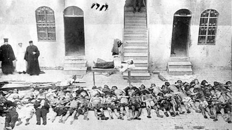 Според британски източници над 1 милион арменци са избити през 1915 г. от Османската империя, според Анкара събитията от Първата световна война не са геноцид, просто някои турски военни просто са "отишли малко по-далече в действията си"