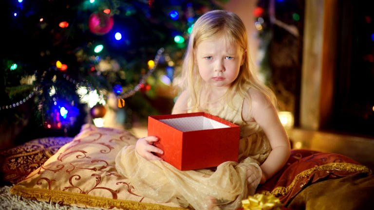 Не прекаляваме ли с подаръците за децата?