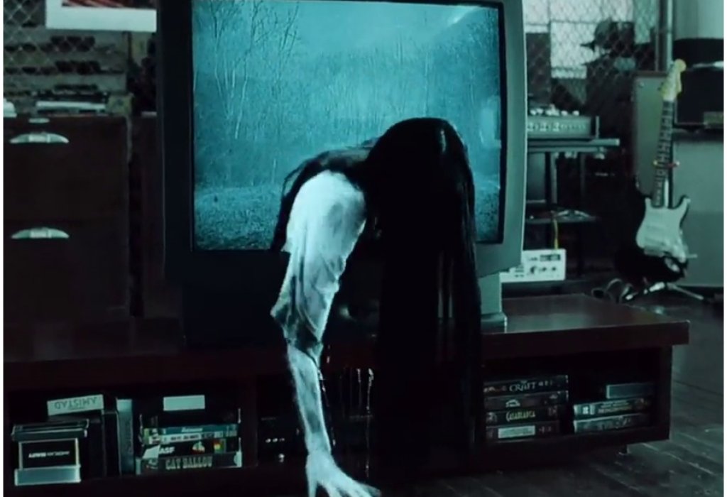 The Ring (2002)
реж. Гор Вербински, с участието на: Наоми Уотс, Дейвън Чейс
