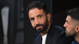Защо Юнайтед няма да уволни Аморим след най-ужасния сезон в модерната си история