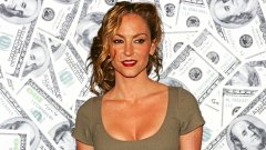 Тя подчертава, че решението да отказва на големи проекти е изцяло нейно