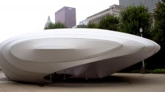 Летният павилион на Serpentine Gallery в лондонския Хайд Парк от 10 години дава шанса на някои от водещите световни архитекти да бъдат ентусиасти

