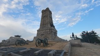 Ремонтът на паметника протича по план, уверява директорът на парк-музея