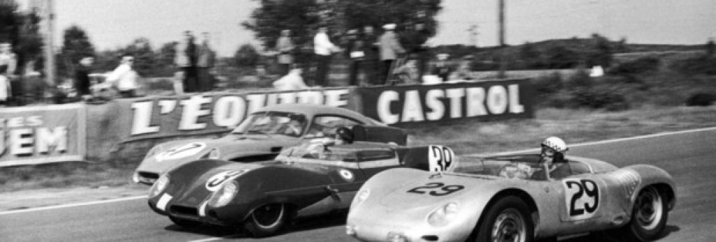 Porsche 718 печели първо място в класа си в "24 часа на Льо Ман" през 1958 година