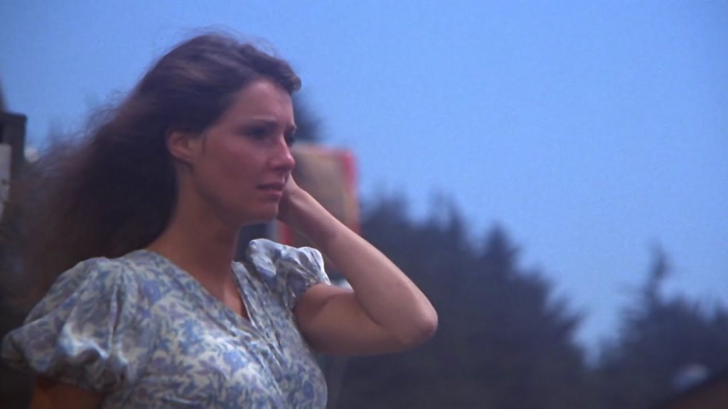 \"Лятото на 42-ра\" (The summer of \'42, 1971)
Носталгичен филм за лятото в духа на европейското кино. Младо момче прекарва лятната си ваканция в къща в Нова Англия. Докато връстниците му се закачат с младите момичета от градчето, той започва връзка 