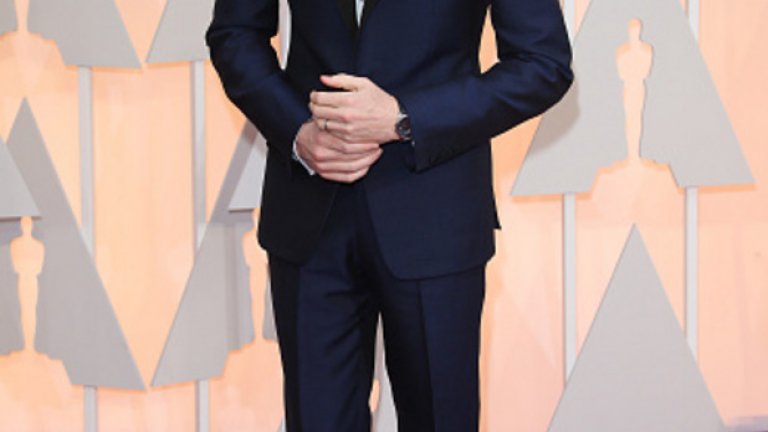 Всички модни корифеи са категорични: никой, абсолютно никой не изглеждаше по-добре в костюм от звездата на вечерта - Еди Редмейн