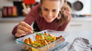 Има изобилие от комбинации, с които дори и банални продукти могат да се превърнат в истинско пиршество за небцето.
Седем от тях можете да видите в нашата галерия: