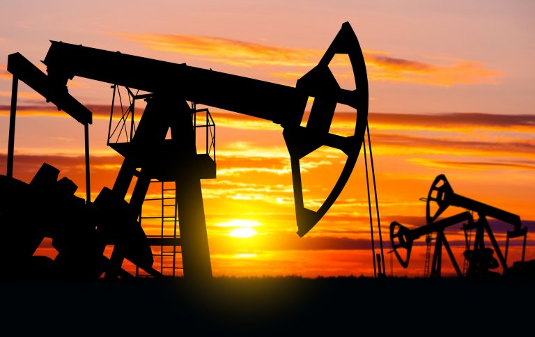 Саудитска Арабия е най-големият играч в петролния картел на страните от ОПЕК и един неин ход в посока отпускане на повече количества нефт на пазара може да успокои сериозно световната икономика.