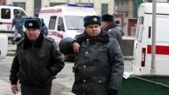 Няколко хиляди души са били отведени в безопасност след сигнал за взривни устройства в известни московски търговски центрове