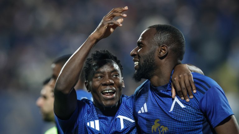 Левски потрепери, но показа шампионски характер и победи Локомотив София