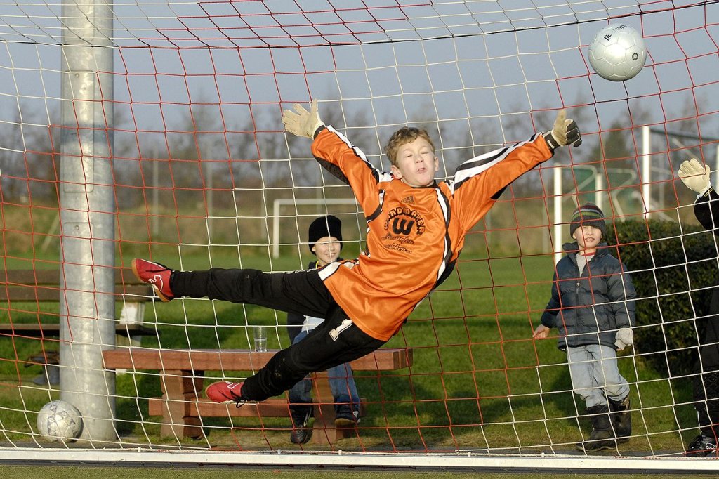 1280px-Soccer_Youth_Goal_Keeper