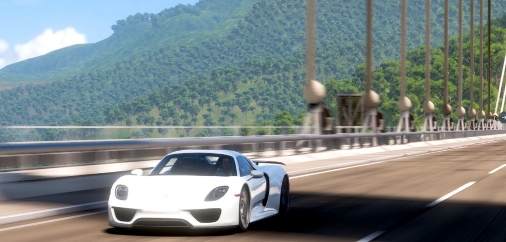 Forza Horizon 5
Петото издание на популярното рейсинг заглавие прави ужасно добре точно това, което трябва да прави една игра в отворен свят - дава ви средствата и свободата да изследвате. В случая обаче средствата не са мечове и пистолети, а един впечатляващ набор от супер мощни автомобили. 
Действието се развива в Мексико, а Forza Horizon 5 е безспорно една от най-красивите игри на пазара в момента, развеждайки ви из състезания по плажове, джунгли, градски улици и даже около вулкани. 
Само че не красивата визуализация или разнообразните режими на игра са основната причина тя да е толкова добра. Forza Horizon 5 е просто забавна, лека, отпуска и се усеща като една екзотична ваканция в Мексико. Неслучайно печели и цели пет отличия на тазгодишните “The Game Awards”.