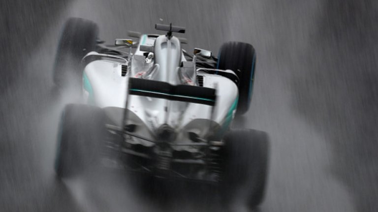 След състезанието Хамилтън заяви, че се е чувствал добре в кошмарните за другите условия.