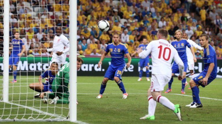 Победният гол срещу Украйна
След като пропусна първите два мача от Евро 2012 заради наказание, Рууни се върна точно навреме, за да спаси трите лъва срещу домакина Украйна. Така Англия завърши на първо място в своята група.