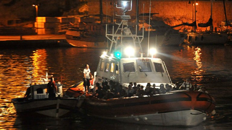 На 4 октомври 2013 г. кораб с около 500 емигранти от Африка потъна близо до италианския остров Лампедуза. Инцидентът се случи в близост до брега.
Няколко дни преди това двигателят на корабът се е повредил и той започнал бавно да се пълни с вода. 
 Забелязвайки острова, отчаяните хора на борда запалили огън, за да бъдат забелязани. Това се оказало фатално.