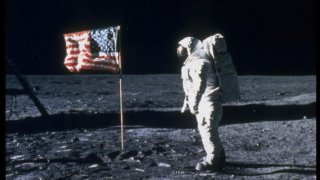 Белият дом дава 5 години на НАСА за нова лунна мисия