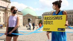 Германия носи достатъчно товар от нацисткото си минало, смятат активисти