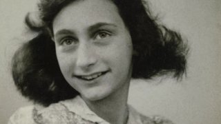 Anne_Frank_passport_photo,_May_1942