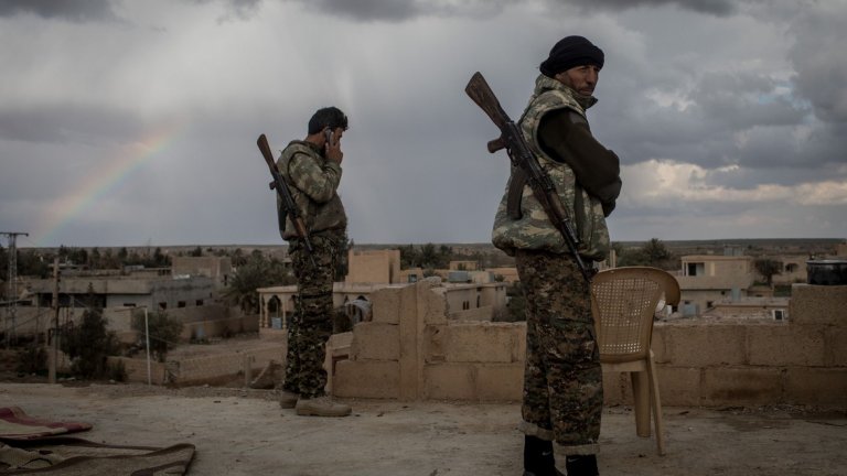 Бойците на кюрдските Народни отряди за защита (YPG) имат 150 часа да се изтеглят от уредената 32-километрова буферна зона по турско-сирийската граница. Според споразумението с Башар Асад техните сили ще се присъединят към Пети корпус под руско командване.