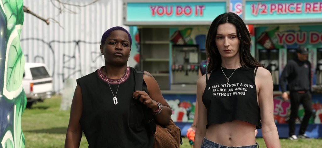 Queer as Folk
Този сериал бе обявен за феномен в британската телевизия, когато дебютира през 1999 г. Американо-канадската продукция със същото заглавие и концепция пак се представи прилично, давайки на ЛГБТ общността персонажи, по които да въздишат в спалнята.
Но когато от Peacock решиха да възобновят драмата, хомосексуалната магия тотално отиде на кино. Новата версия на Queer as Folk от 2022 г. предаде щафетата на младото поколение ЛГБТИ, но желанието им да са нещо като “Дързост и красота” в гей вариант не стигна далеч. 
Сериалът бе спрян след един сезон, от който стана ясно само, че светът на нетрадиционната сексуалност може да е по-пъстър от пролетната градина на баба ви.