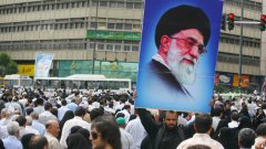 Ракетите са подготвени да бъдат изстреляни всеки момент от всички краища на Иран след нареждане на "върховния главнокомандващ" аятолах Али Хаменей