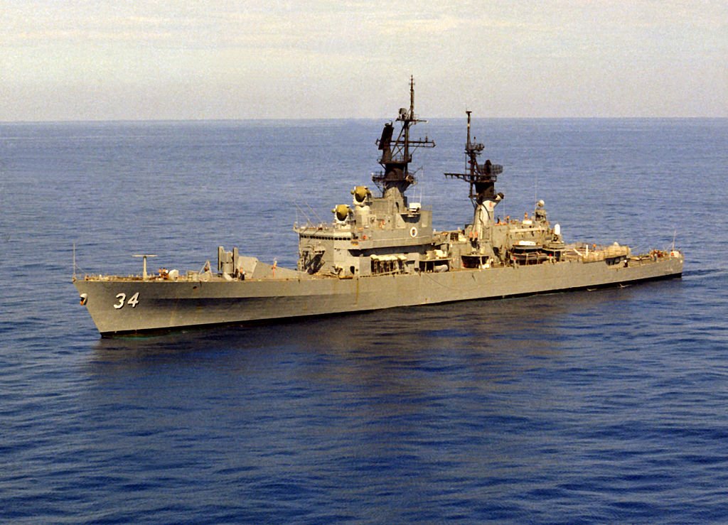 1024px-USS_Biddle_(CG-34)_port_bow_view_c1982