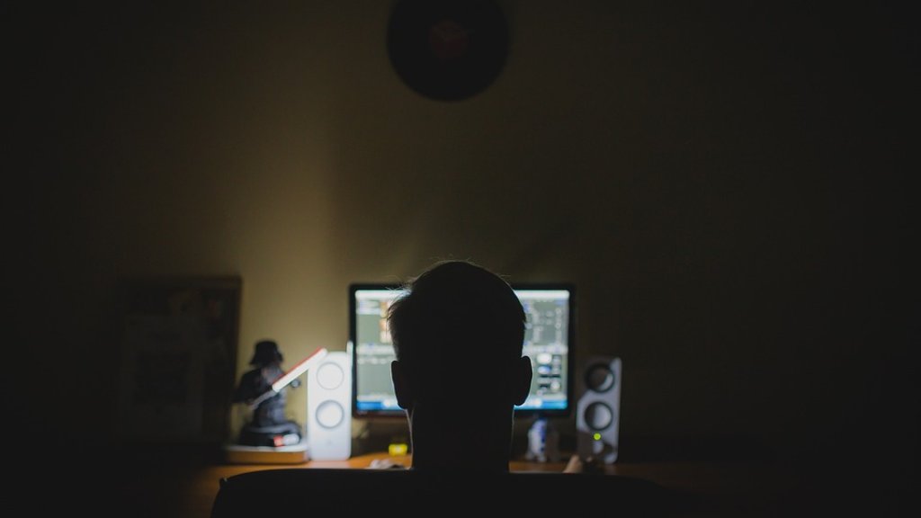 work-933061_960_720