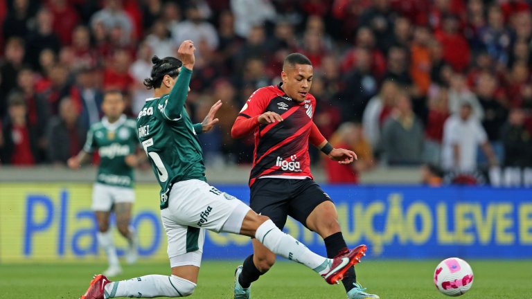 Кой е бразилският тийнейджър, желан от Арсенал, Челси и Байерн?