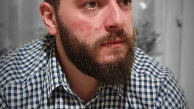 Същият, но с лек ефект, представен в S10 серията, в който цветен е само центърът на снимката