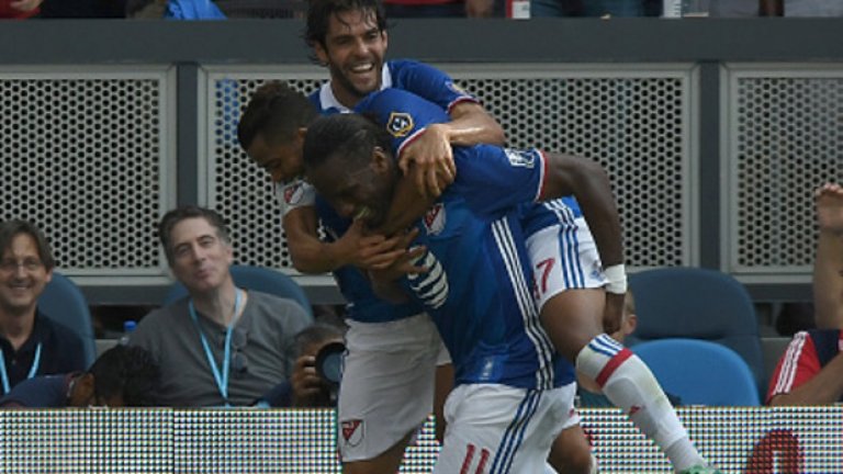 Дрогба вкара дежурния си гол срещу Арсенал и изравни точно преди почивката