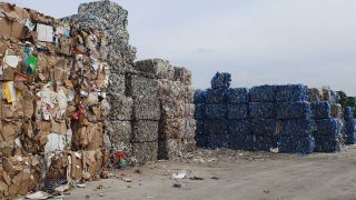 Какъв е пътят на отпадъците от цветните контейнери