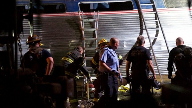 Влак дерайлира във Филаделфия, има жертви