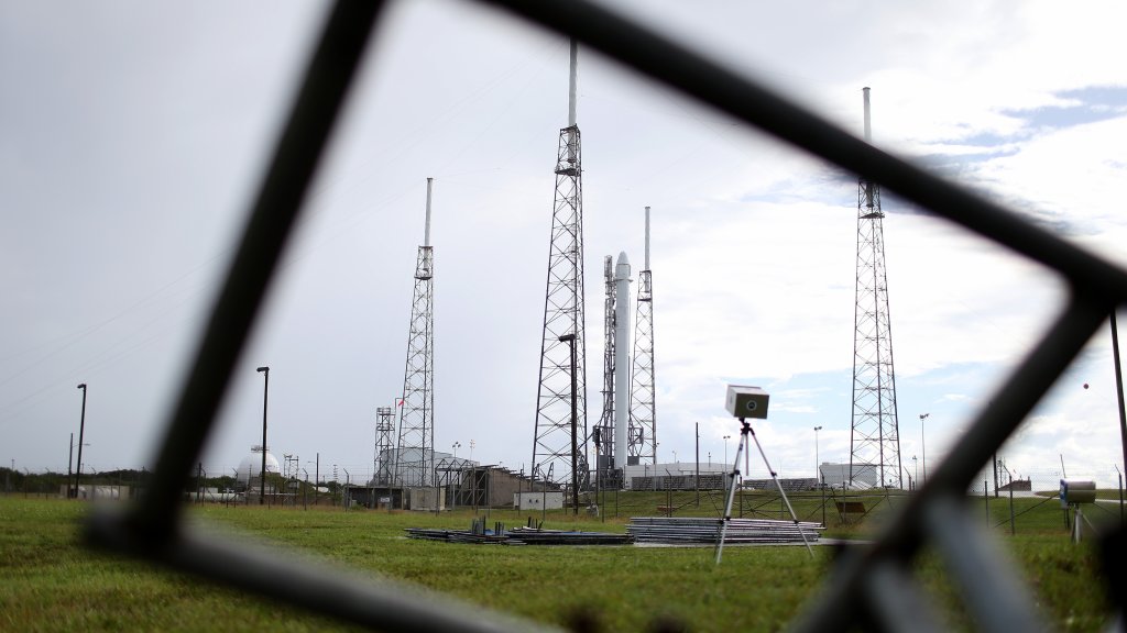SpaceX, фалкон 9, елън мъск, космическа ракета
