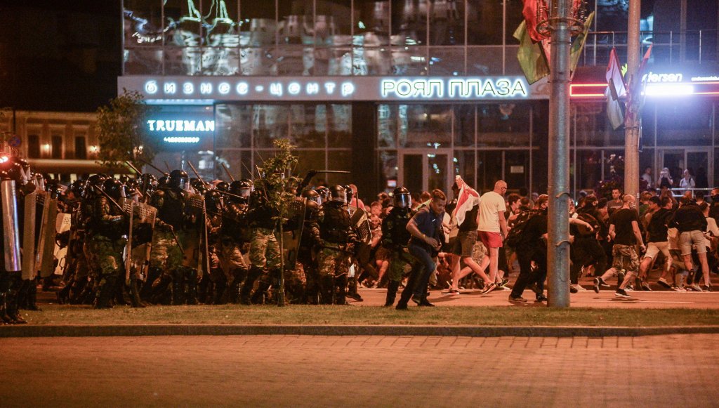 Брутално насилие смачка протеста в Беларус