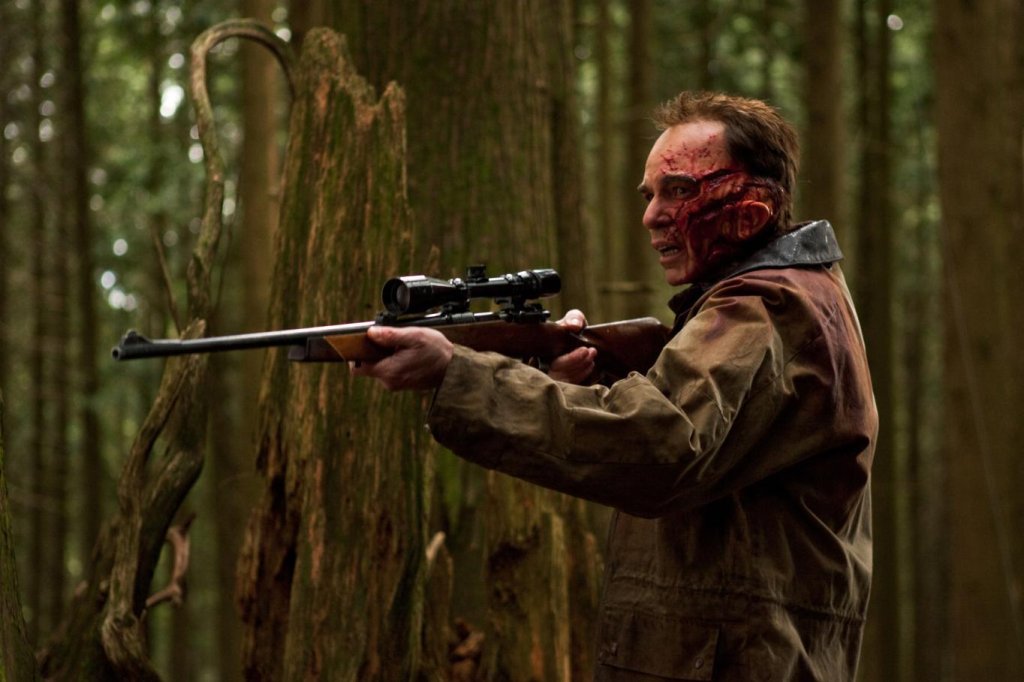 В кадър от Into the grizzly maze