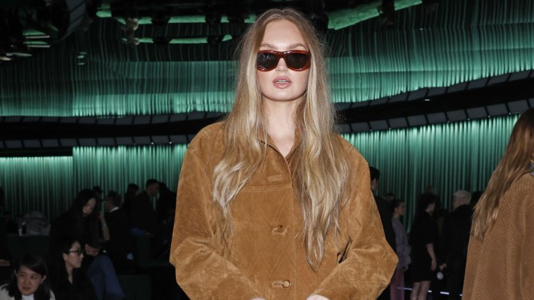 Обвито във велур

От миналата зима велурът бавно и сигурно се утвърждава сред водещите модни тенденции, измествайки кожените облекла. Този сезон често ще виждаме материята при палтата, панталоните и дори при пуловерите. А за да ги носите в пълния им блясък, най-добре избирайте велурени дрехи в шоколадово кафяво.