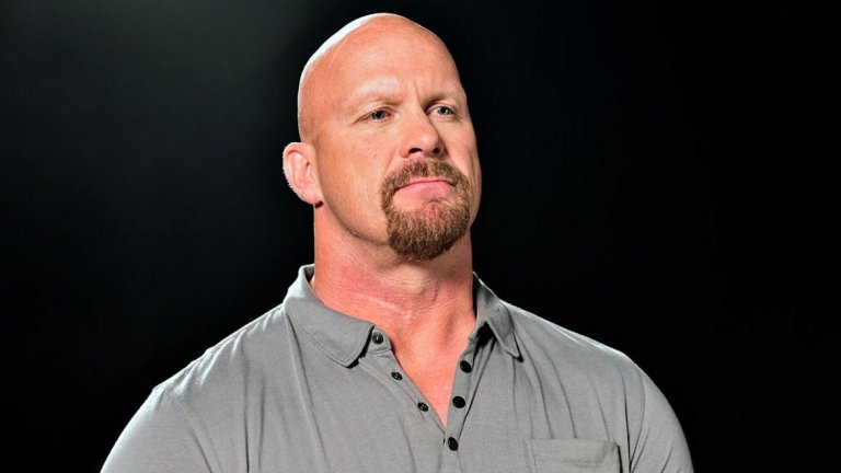 Стив Остин
"Stone Cold" Стив Остин, познат у нас като "Ледения", също премина набързо през филмовата месомелачка, след като тежки контузии сложиха край на кариерата му на ринга през 2003 г. След няколко дребни роли в телевизионни сериали, първата му значима поява беше в екшъна The Condemned (2007-а) с Вини Джоунс. Филмът разказва за незаконно риалити шоу, в което затворници се избиват за удоволствие на публиката.
Последва роля в The Expendables (2010) на Силвестър Сталоун. От този момент нататък големият екран стана мираж за Остин и той записа поредица от "тъпи екшъни" за DVD (ясно е, че те също имат своята аудитория). По този начин и тази филмова кариера приключи малко след началото си, вероятно за добро.