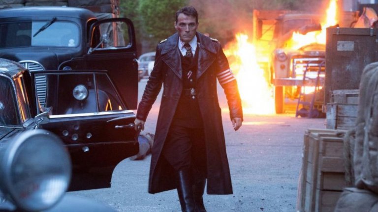 „Човекът във високия замък” 
Сериалът хвърля поглед към една алтернативна история на Северна Америка. Какво щеше да се случи, ако нацистите бяха спечелили Втората световна война? Епизодите са създадени по едноименния роман на Филип К. Дик от 1962 година. След победата на Германия във Втората световна, Америка се адаптира към начина на живот, наложен от нацистите и Японската империя.