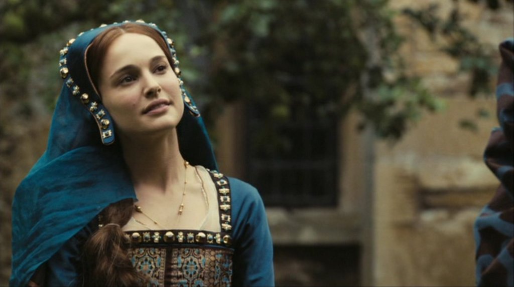 \"Другата Болейн\" (The Other Boleyn Girl, 2008) 
Историческата драма, чиято точност е под голямо съмнение, е режисирана от Джъстин Чадуйк, а в състава освен Портман влизат Скарлет Йохансън, Бенедикт Къмбърбач и Еди Редмейн (в прекрасната си младост!